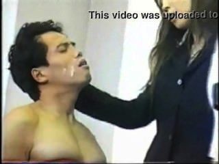 asiandoms يبصقون